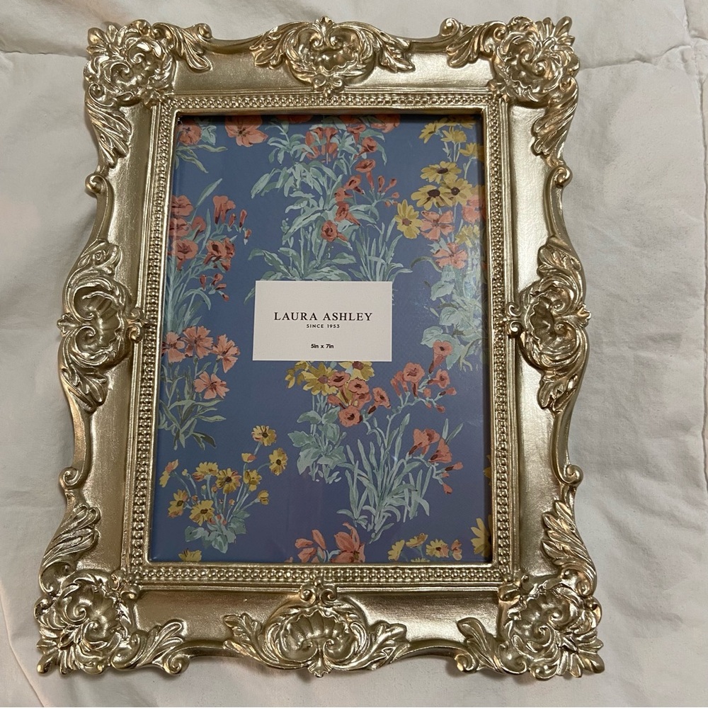Laura Ashley Elegant Gold Floral Picture Frame - Picture 5 of 8